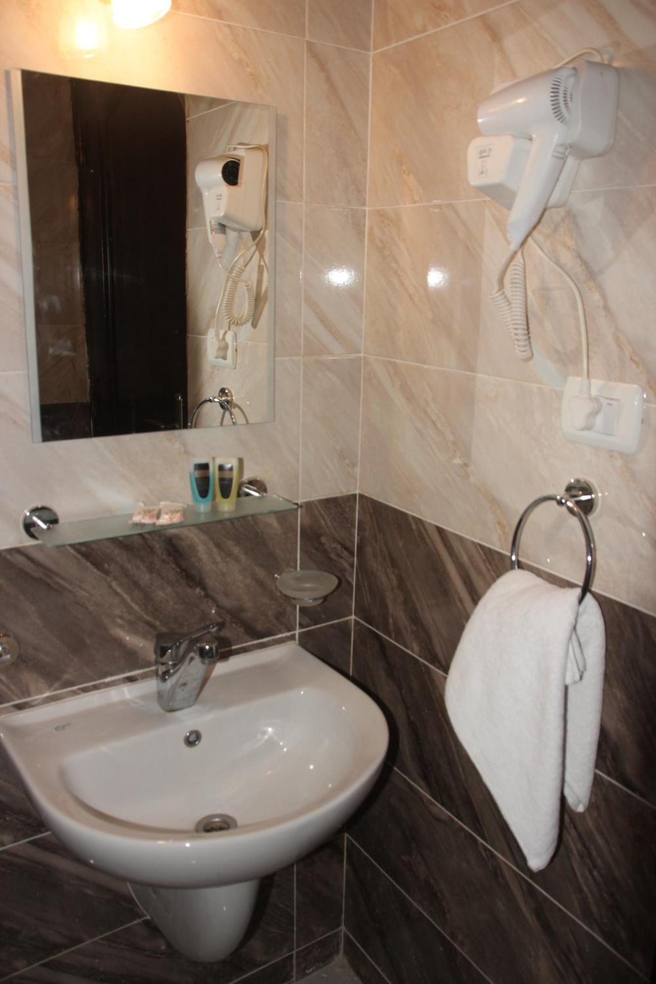 Farida Pyramids Boutique Hotel Kafrat al Jabal Екстер'єр фото